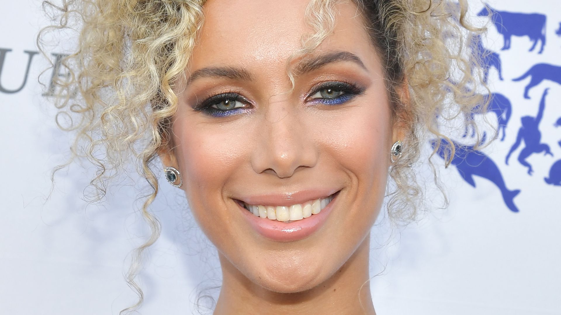 Wie Putzig Leona Lewis Auf Kaninchen Kuschelkurs Promiflash de