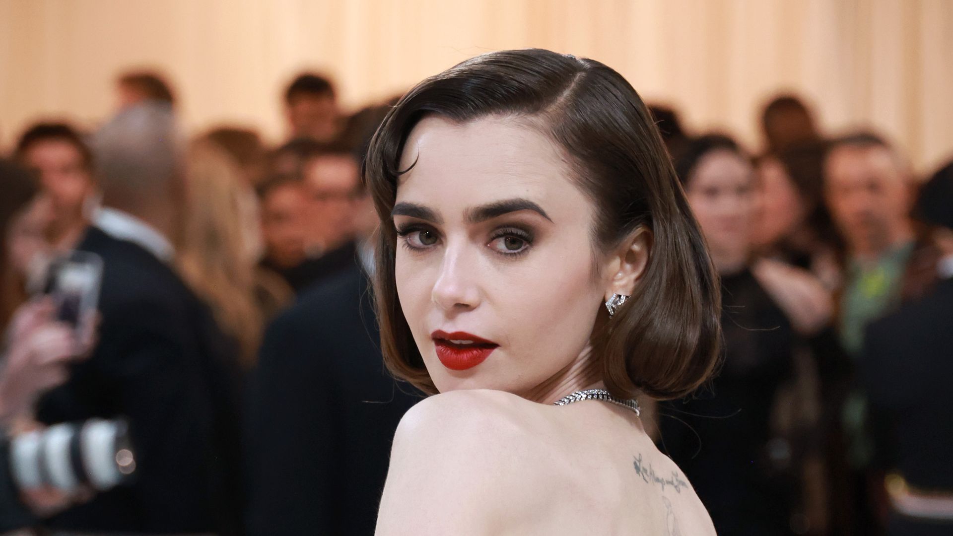 Lily-Collins-Schwiegermutter-hatte-schon-Liebes-Vorahnung