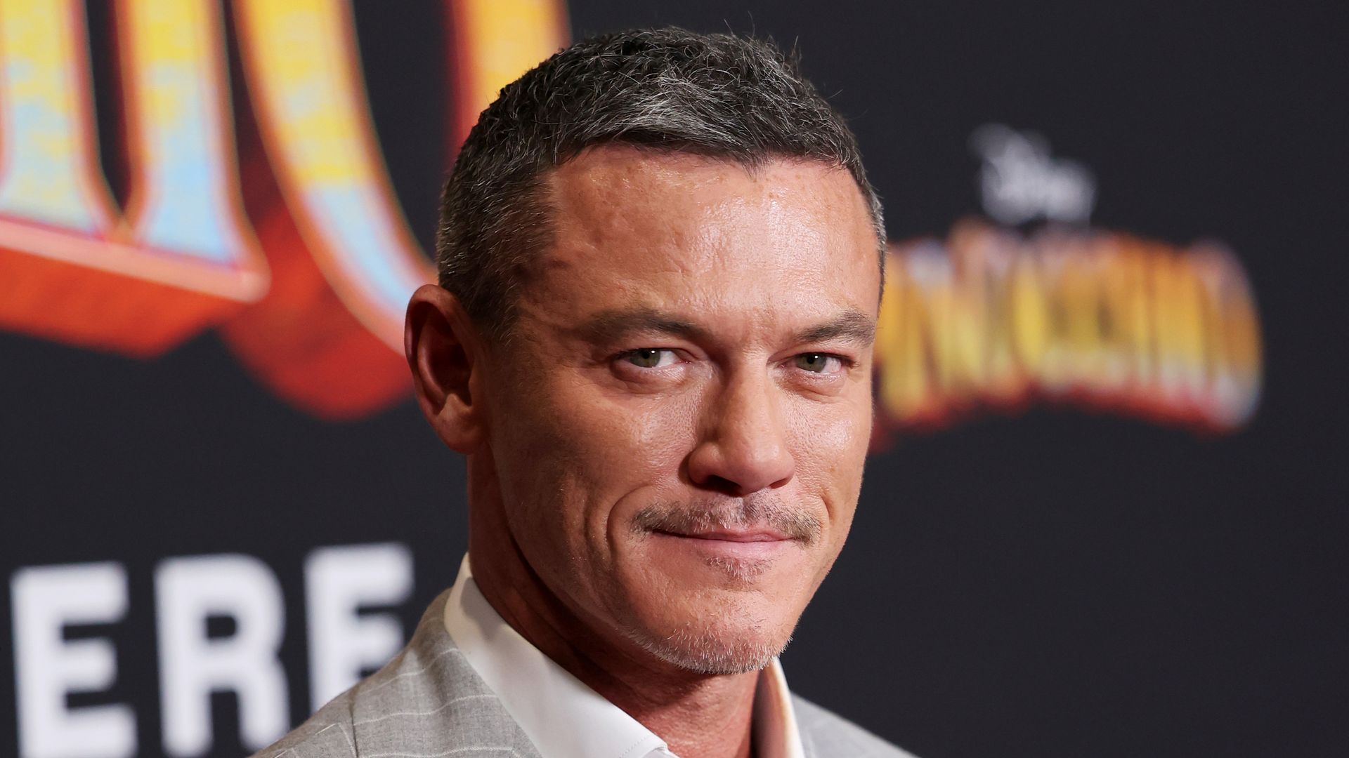 Mit neuem Liebsten Luke Evans möchte bald Vater werden!