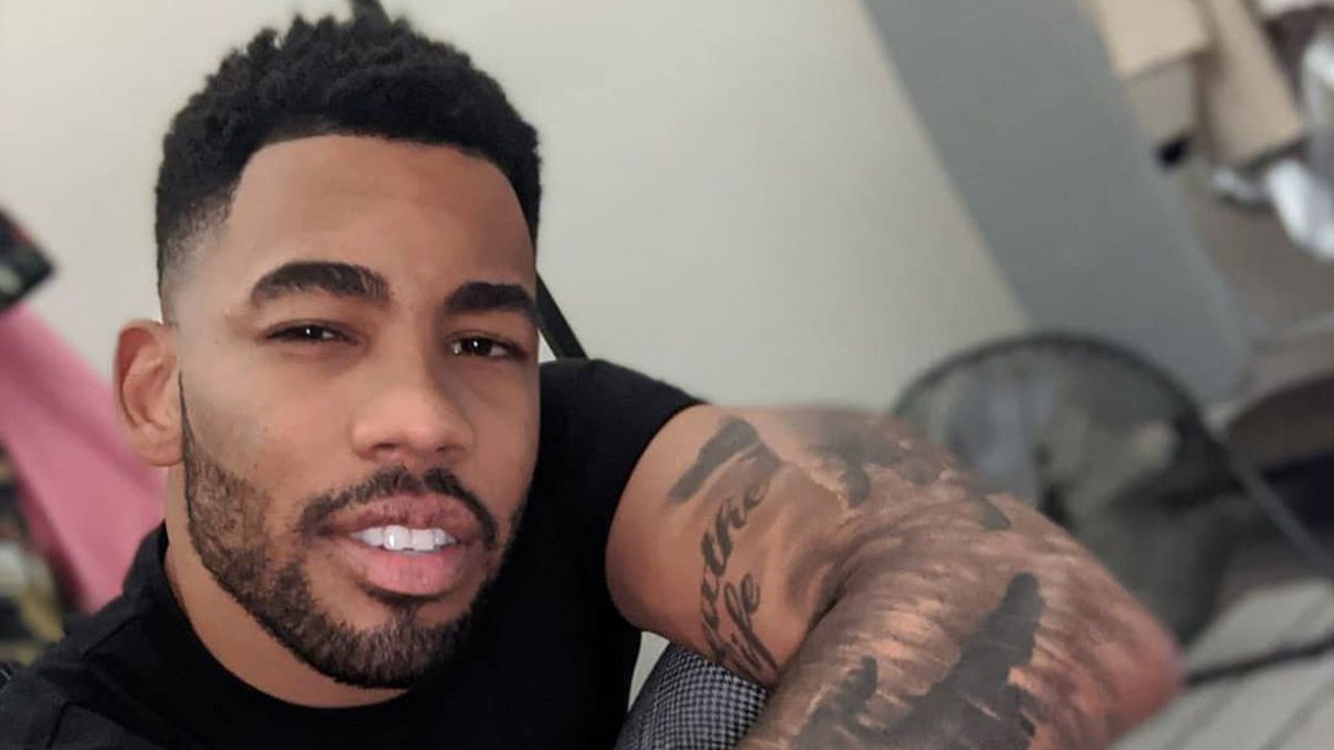 сцика майк джонсон. бэчелор. майк джонсон. Cashout mike instagram. майк джонсон режиссер.