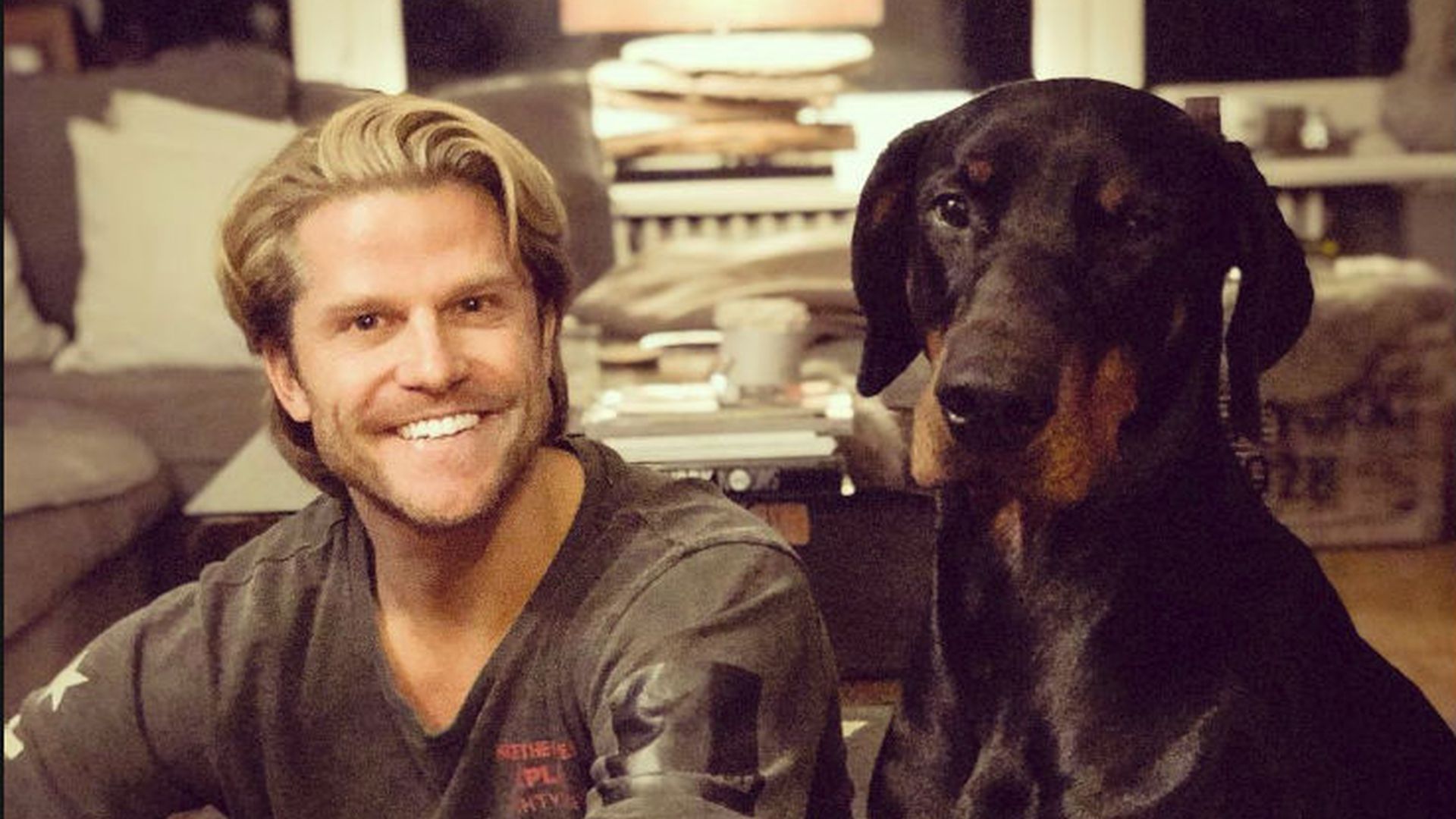 Single mann mit hund
