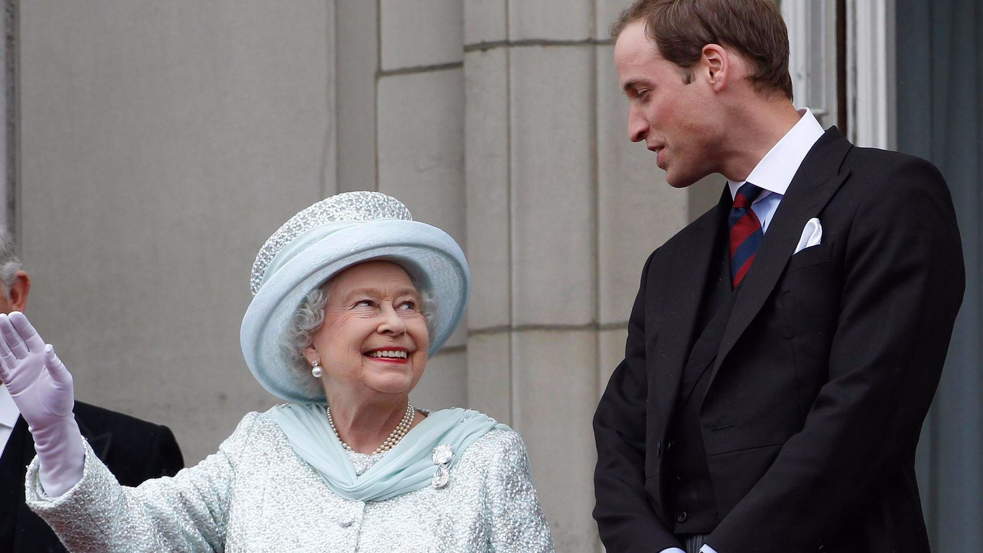 KönigsTraining So machte die Queen William fit für Thron! Promiflash.de