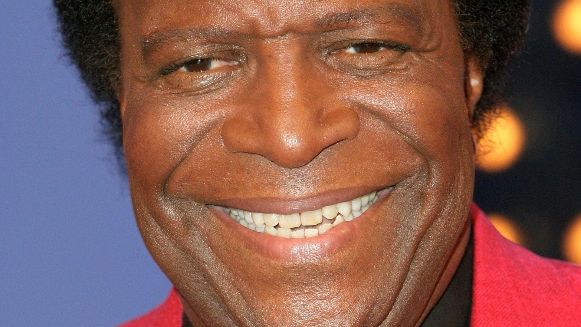 Spaß muss sein! Roberto Blanco bei Verbotene Liebe Promiflash.de