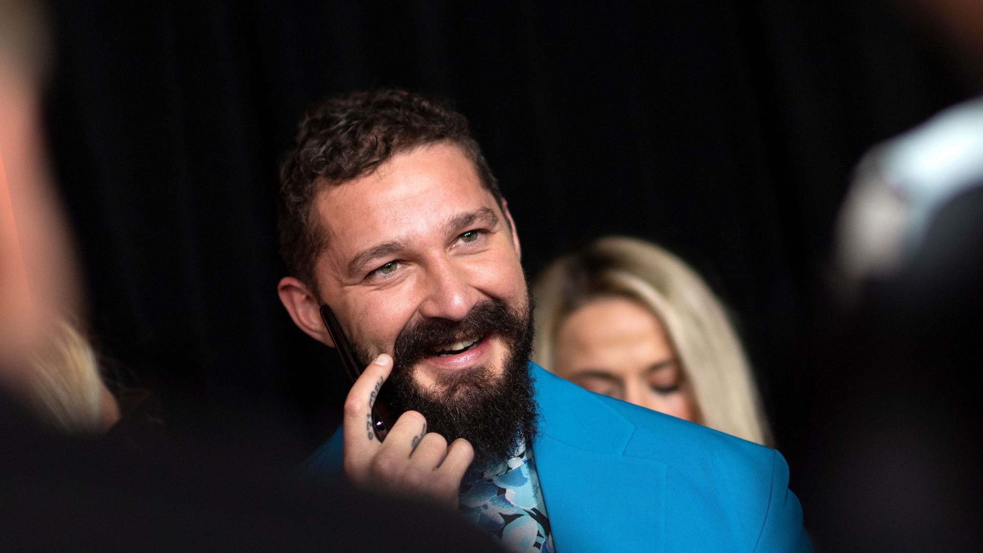 Kein Dating Shia Labeouf Und Margaret Haben Nur Spass Promiflash De