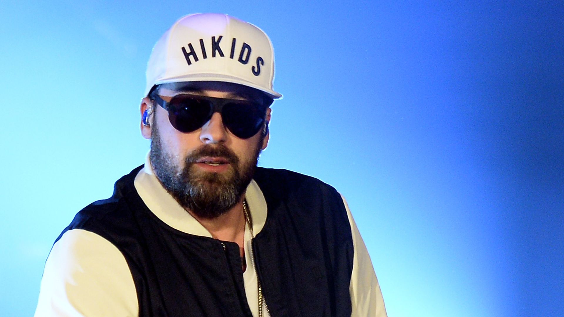 Knuffig! Sido grüßt mit erstem PapaSohnFoto Promiflash.de