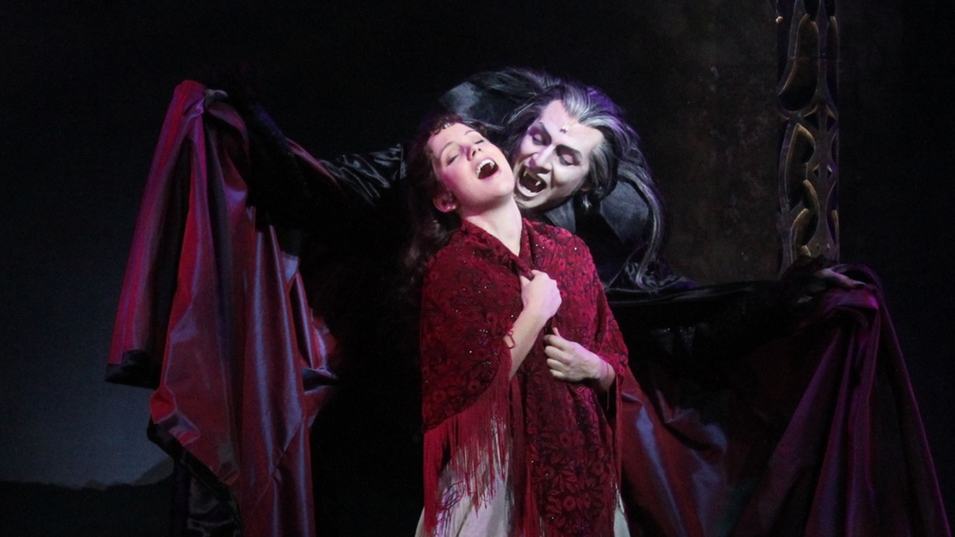 Achtung bissig! Tanz der Vampire feiert Premiere! Promiflash.de Achtung bissig! Tanz der Vampire feiert Premiere! Promiflash.de