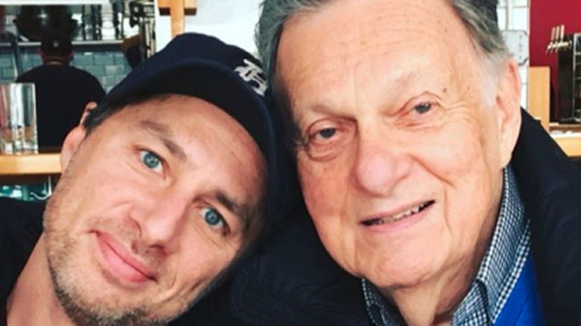 "Scrubs"Hauptdarsteller Zach Braff trauert um seinen Vater Promiflash.de