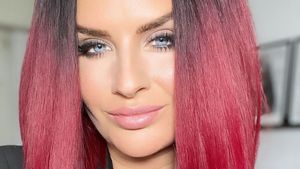 Neue Frise: Anna Iffländer überrascht mit schwarz-rotem Haar