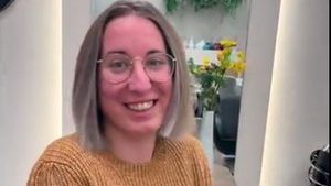 Frisur-Hate: "Hochzeit auf den ersten Blick"-Mel wehrt sich