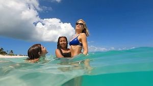 Penelope und North crashen Khloé Kardashians Bikini-Fotos