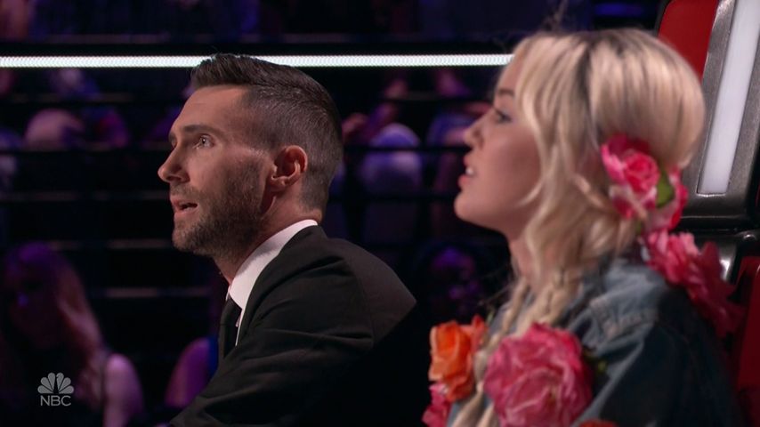 Adam Levine und Miley Cyrus in der elften Staffel von The Voice