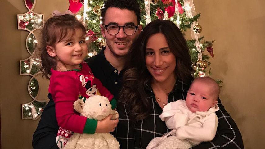 Alena Rose, Kevin, Danielle und Valentina Jonas an Weihnachten