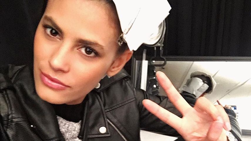 Alisar Ailabouni backstage bei der NYFW-Show von Designer John Paul Ataker