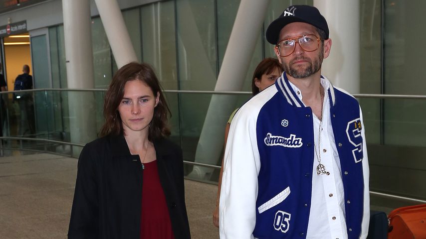 Amanda Knox und Christopher Robinson am Flughafen in Toronto, Kanada