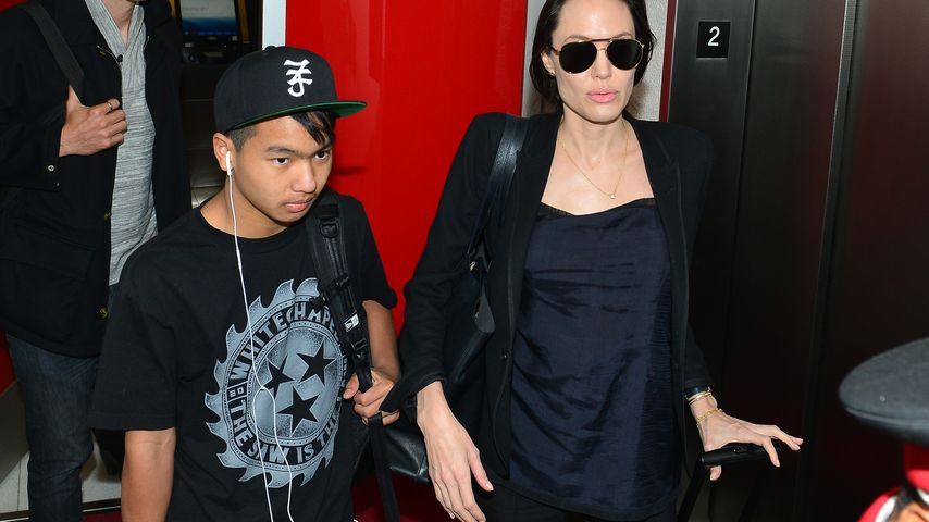 Angelina Jolie mit Sohn Pax bei Ankunft am LAX Airport in Los Angeles