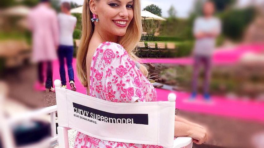 Angelina Kirsch am Set von "Curvy Supermodel"