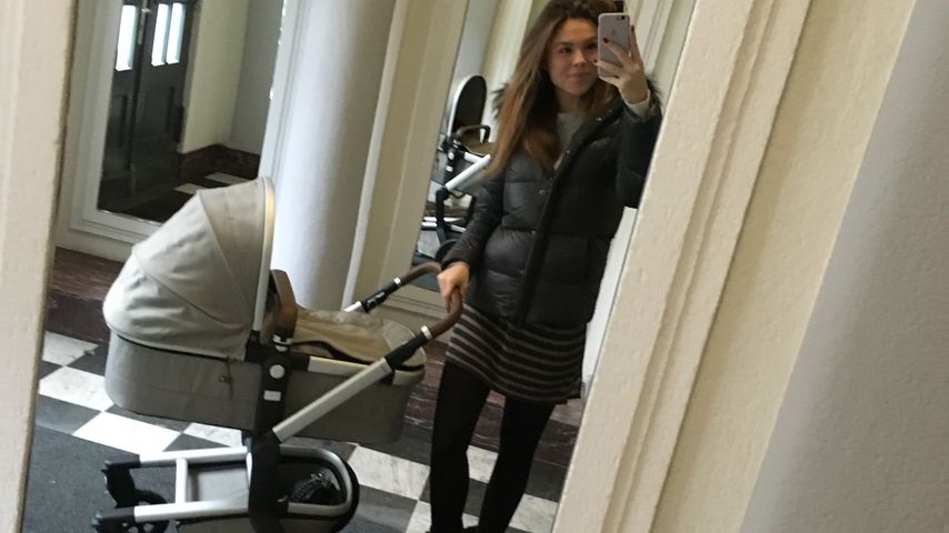 Angelina Posth mit Töchterchen Penelope