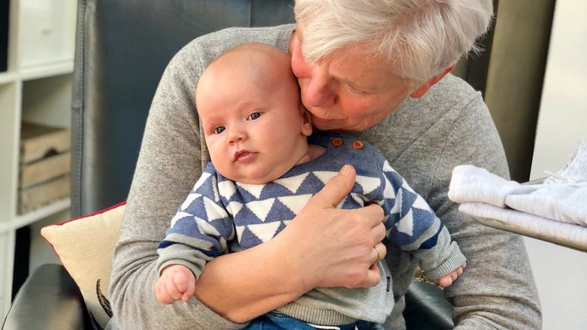 Anna-Maria Zimmermanns Sohn Matti mit seiner Oma
