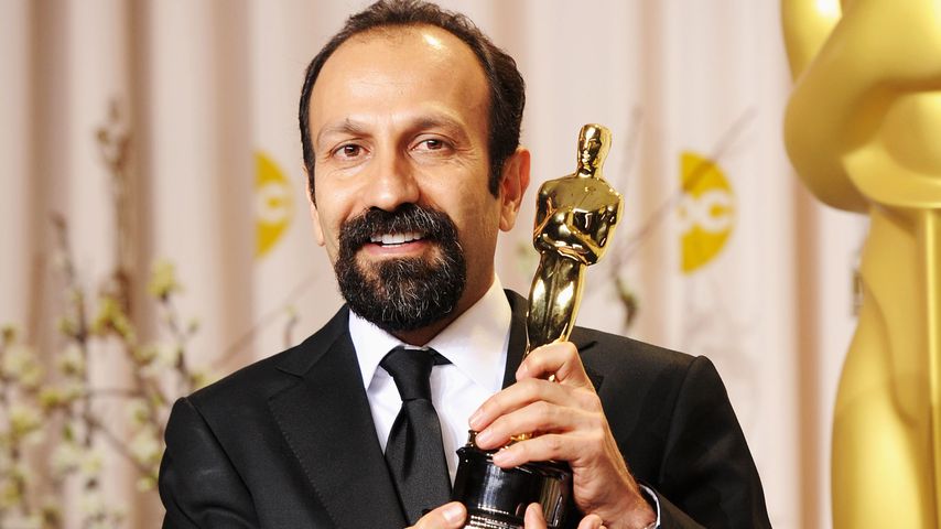 Asghar Farhadi mit seinem Oscar bei der Preisverleihung 2012