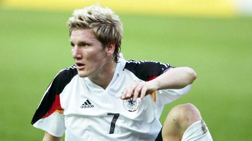 Bastian Schweinsteiger bei seinem ersten Länderspiel am 6. Juni 2004