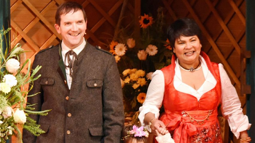 Bauer Josef und Narumol aus "Bauer sucht Frau" mit ihrer Tochter Jorafina