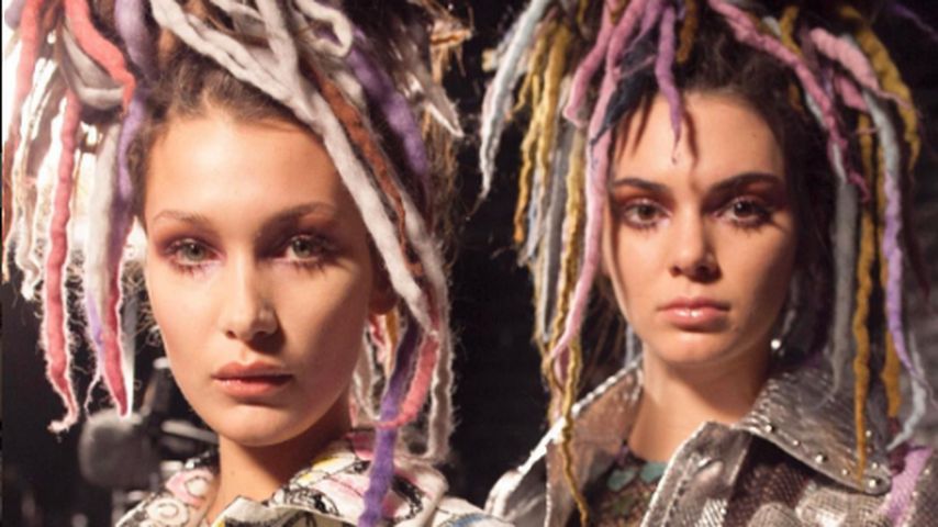 Bella Hadid und Kendall Jenner mit bunten Dreadlocks