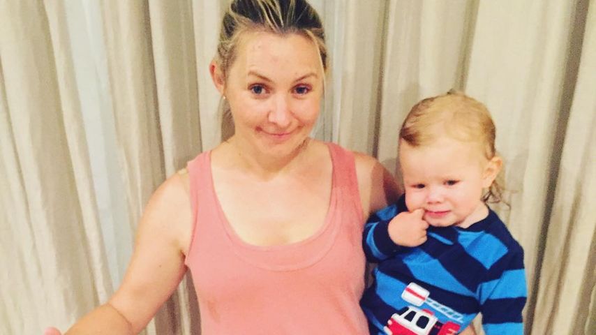 Beverley Mitchell mit ihrem Sohn