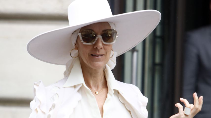 Celine Dion vor ihrem Hotel in Paris