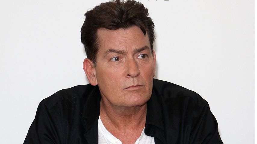 Charlie Sheen bei einer Pressekonferenz in London
