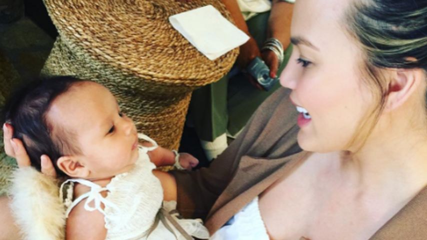 Chrissy Teigen mit ihrer Tochter Luna Simone