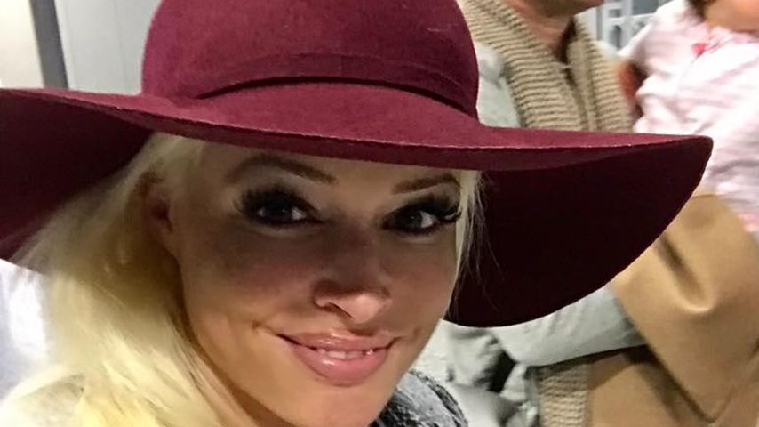 Daniela Katzenberger am Flughafen