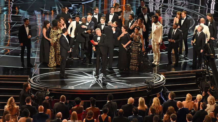 Das Team von "Moonlight" und "La La Land" auf der Oscar-Bühne 2017