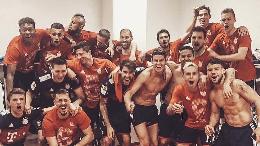 Bayern ist Meister Mats Hummels zeigt Kabinen-Einblick