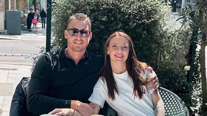 "Die Bachelors"-Leonie, TV-Bekanntheit, mit ihrem Partner