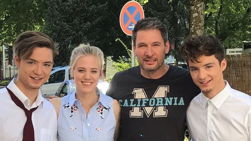 Heiko Lochmann, Larissa Marolt, Dieter Bach und Roman Lochmann (v.l.) in der Bavaria Filmstadt
