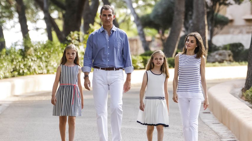 König Felipe mit Töchtern Sofía und Leonor sowie Ehefrau Königin Letizia auf Mallorca