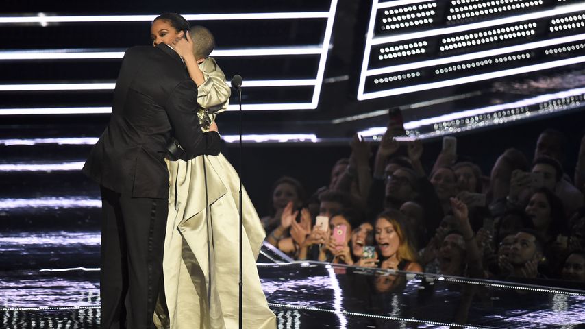 Drake und Rihanna auf der Bühne der VMAs 2016