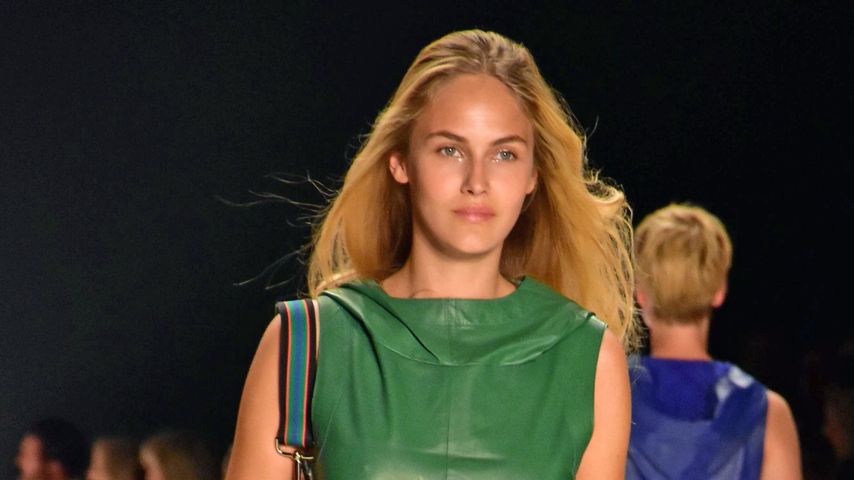 Elena Carrière bei der Riani-Show auf der Berlin Fashion Week 2016