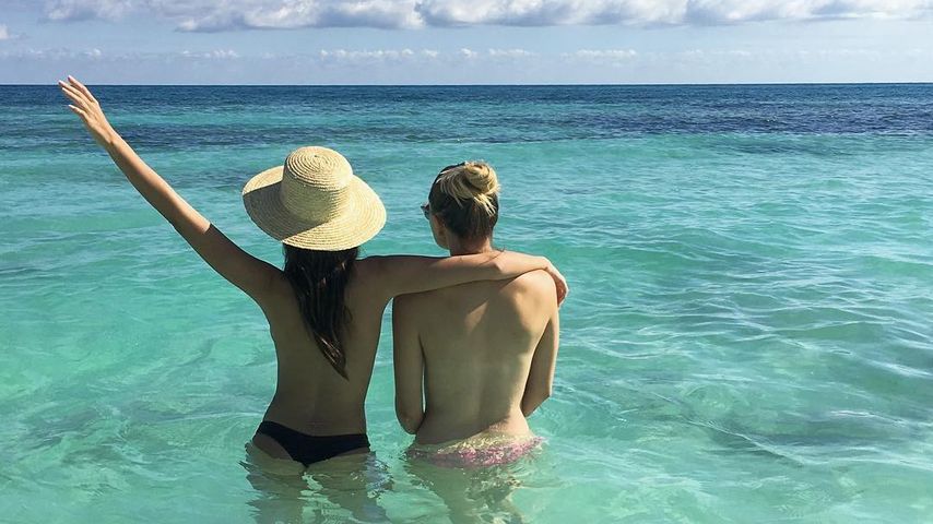 Emily Ratajkowski mit einer Freundin im Mexiko-Urlaub