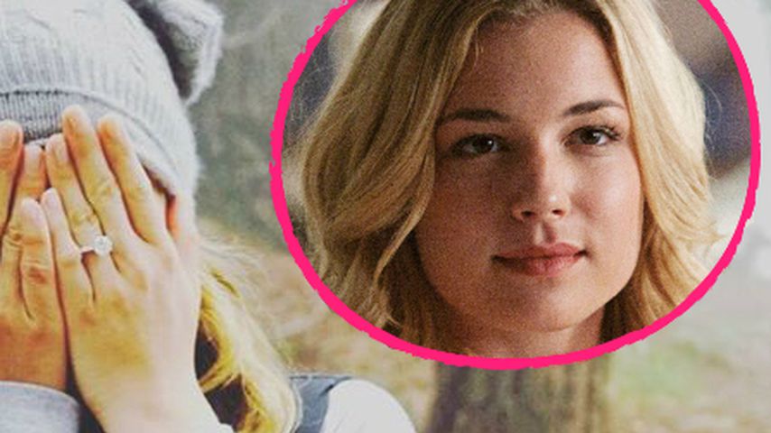Emily VanCamp zeigt ihren Verlobungsring