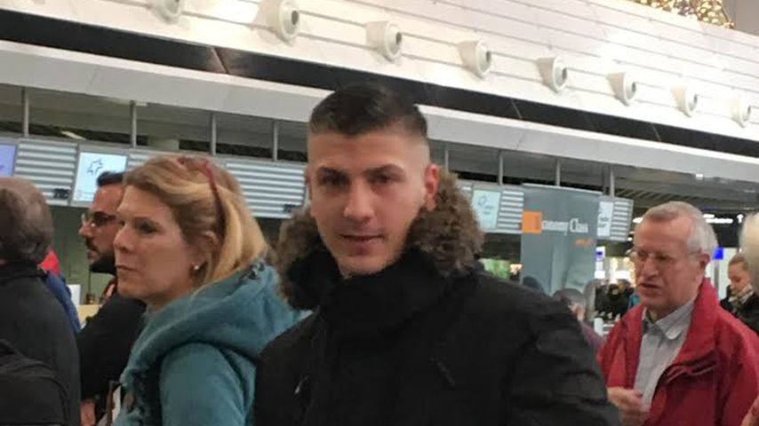Emir Kücükakgül am Frankfurter Flughafen