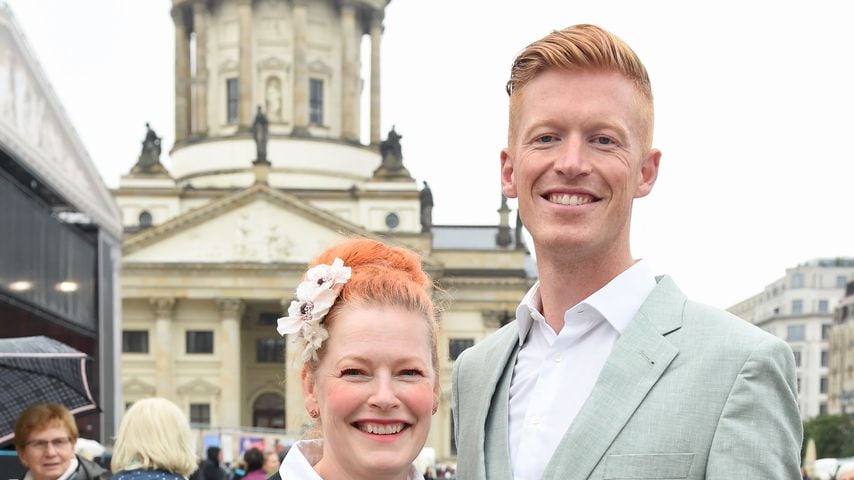 Enie van de Meiklokjes genießt Date-Night mit ihrem Mann