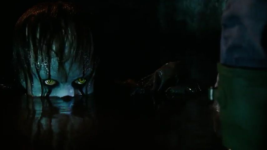Bill Skarsgård als "ES" im Remake von 2017