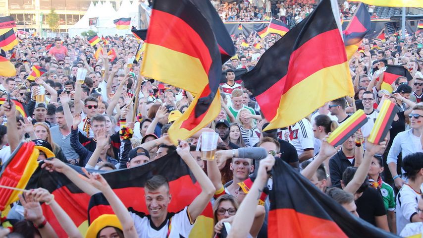 Fans beim Public Viewing in Nürnberg