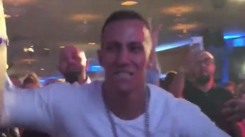 Farid Bang beim Tanzen auf der ECHO-Aftershow-Party