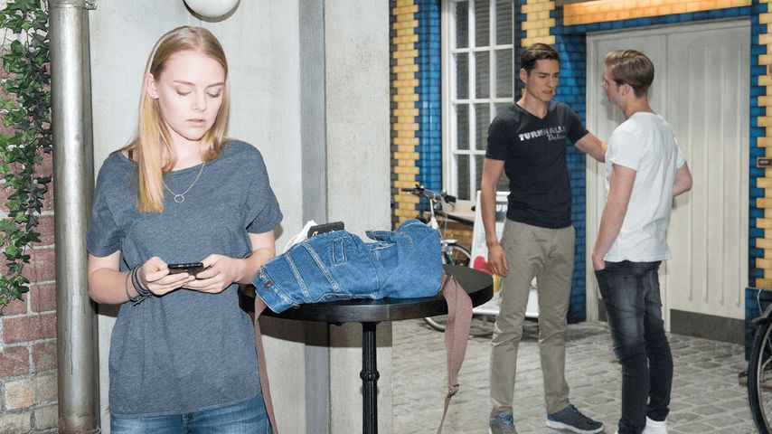 Fiona (Olivia Burkhart), Ringos (Timothy Boldt) und Valentin (Aaron Koszuta, r.)