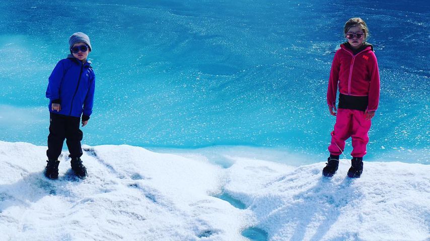 Gideon Scott und Harper Grace Burtka-Harris in Alaska