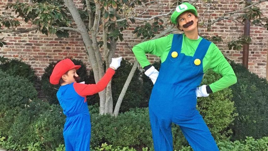 Gisele Bündchen mit ihrem Sohn im Halloween-Kostüm