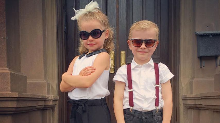 Harper Grace Burtka-Harris und Gideon Scott Burtka-Harris an ihrem ersten Tag im Kindergarten