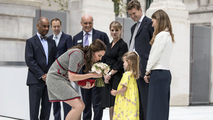 Herzogin Kate besucht das Victoria & Albert Museum in London